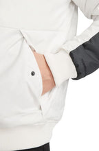 Cargar imagen en el visor de la galería, NIKE THERMA-FIT LEGACY REVERSIBLE BOMBER
