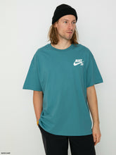 Cargar imagen en el visor de la galería, NIKE SB LOGO TEE
