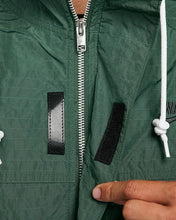 Cargar imagen en el visor de la galería, NIKE BANDON JACKET
