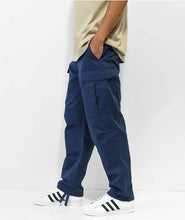 Cargar imagen en el visor de la galería, EMPYRE LOOSE FIT CARGO PANT
