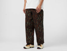 Cargar imagen en el visor de la galería, NIKE LIFE ALLOVER PRINT CARGO PANTS
